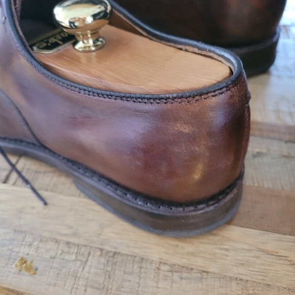 Allen Edmonds set: oxford dress shoes (Size 9A; narrow) and matching belt (34"). - Picture 8 of 14